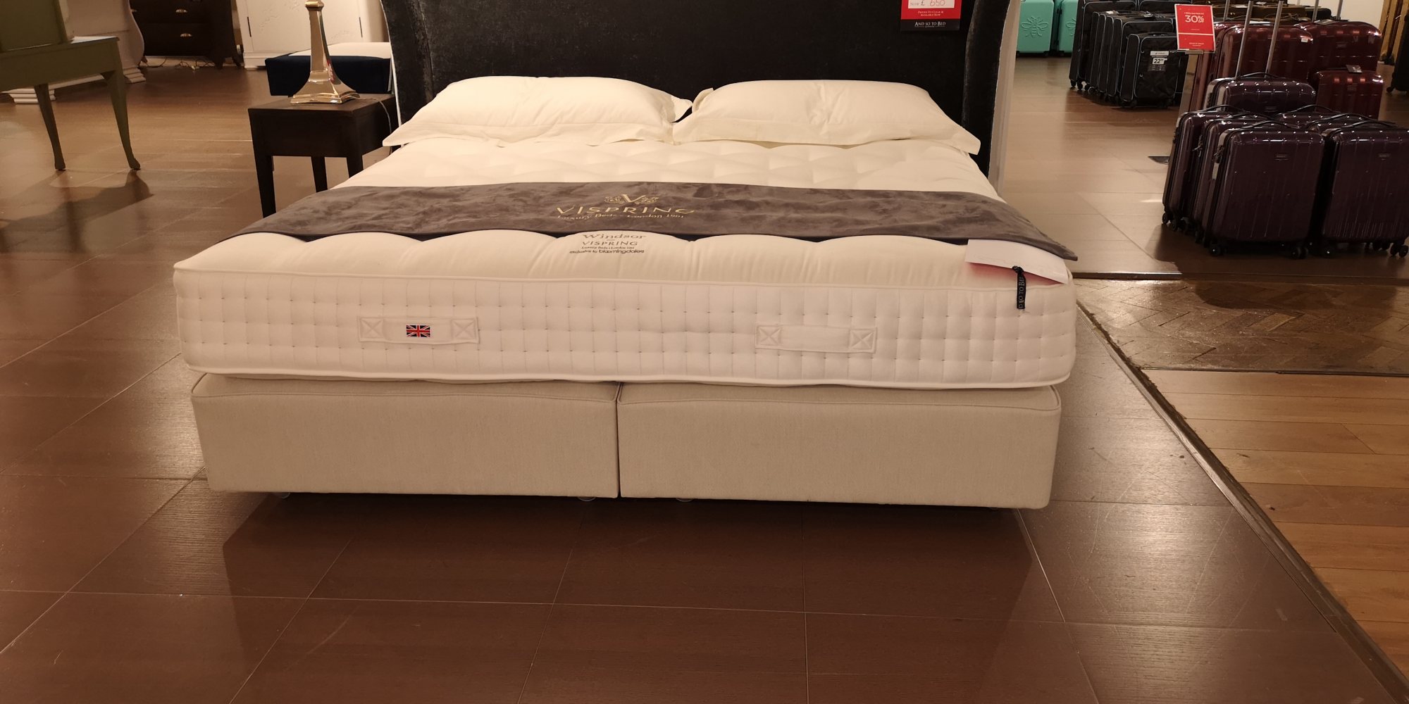 Vispring Windsor Medium Tension Mattress and Low Divan (US) Kingsize