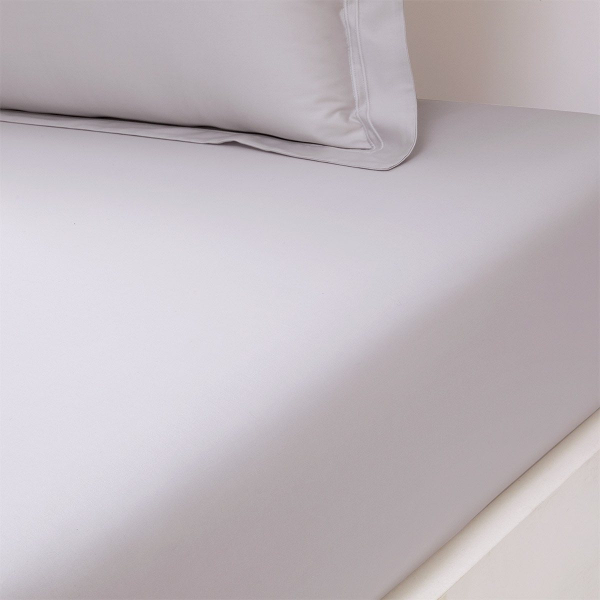 Yves Delorme Triomphe Fitted Sheet And So To Bed