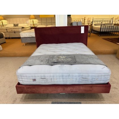 Boston Bedstead - King Size - Ex Display. Boston Bedstead - King Size - Ex Display.