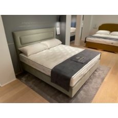 Vispring Kingsbridge SuperKing Divan set with Enyo H/B-Ex display Vispring Kingsbridge SuperKing Divan set with Enyo H/B-Ex display