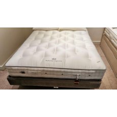 Vispring Bedstead Supreme King size Mattress - Ex - Display Vispring Bedstead Supreme King size Mattress - Ex - Display