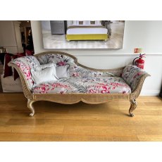 Versailles Chaise Longue - Ex Display. Versailles Chaise Longue - Ex Display.
