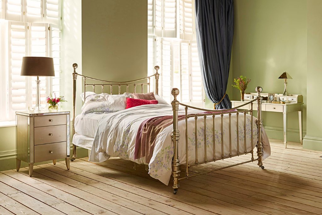 Austen Bed Double 135 X 190cm 4ft 6inches Obc Slatted Base Antique Brass
