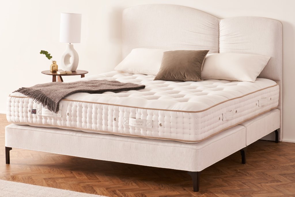 Vispring Sublime Superb Mattress And Divan Set Double 135 X 190cm 4ft 6inches Low Divan 25cm