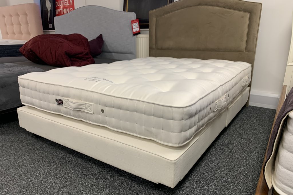 Vispring Vispring Realm Mattress & Prestige Divan Double(135x190cm) with Headboard - Ex Display