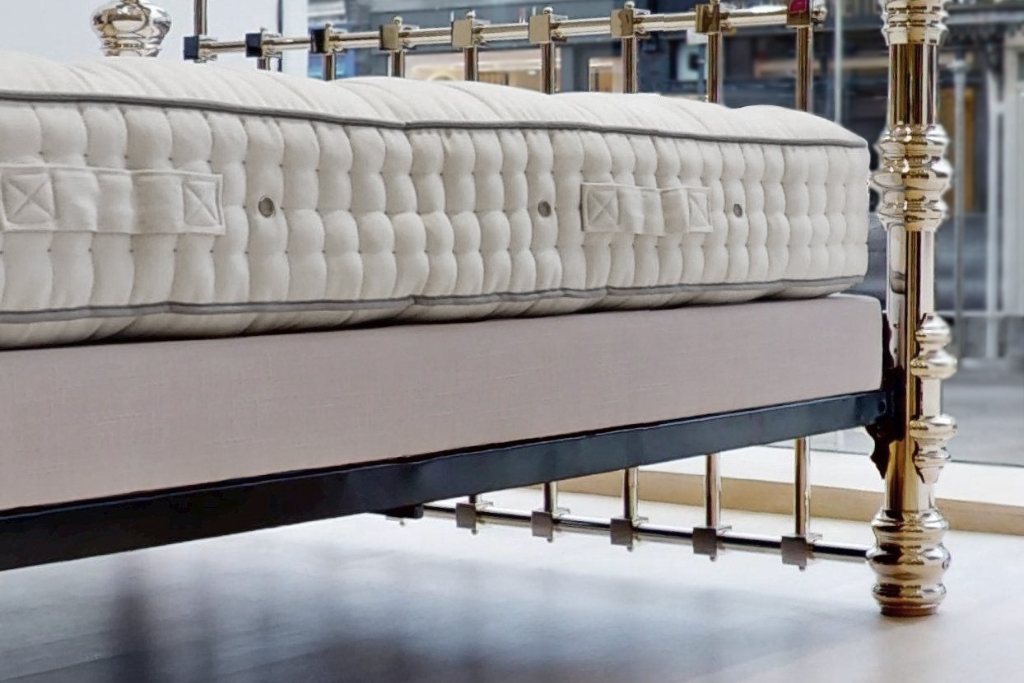 And So To Bed Platform Top Base
