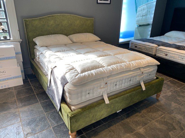 Richmond  Kingsize Bedstead with  Slatted  Base  - EX DISPLAY