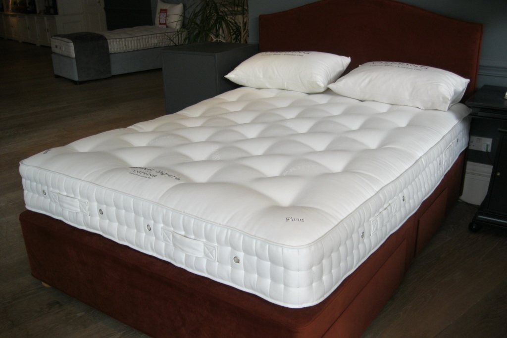 Vispring Vispring Baronet Superb Drawer Divan Set  Kingsize with Headboard - Ex Display