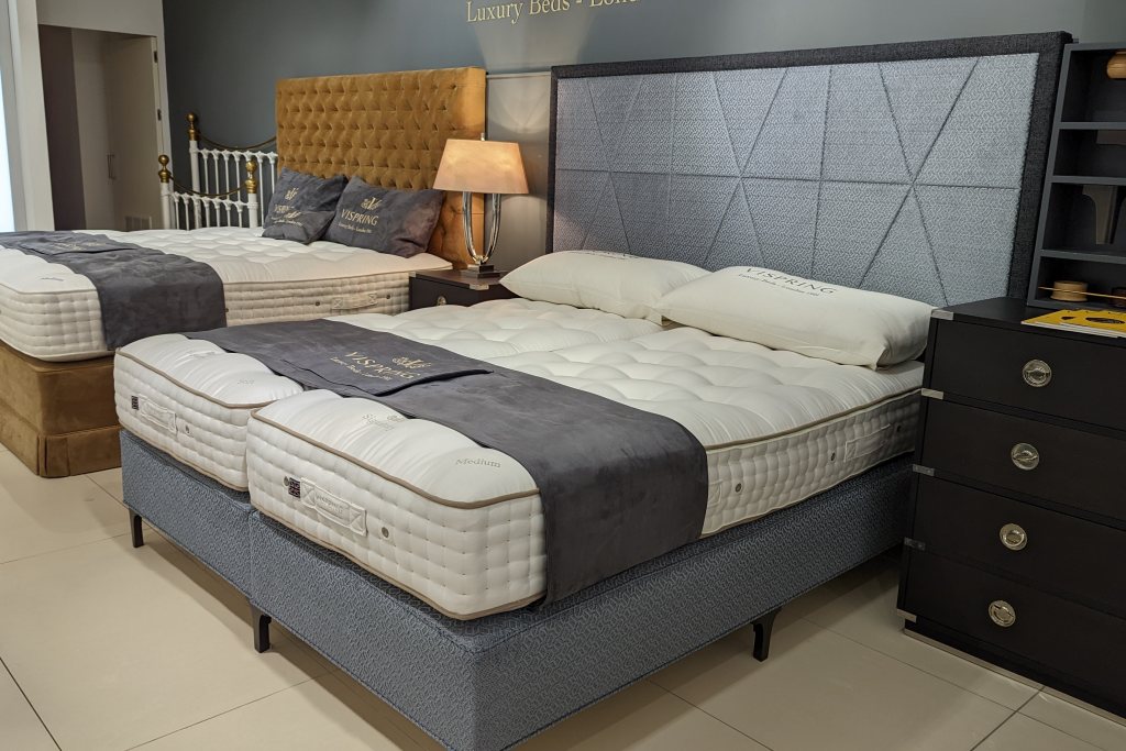 Vispring Vispring Signatory Superking Divan set & Berkeley H/B-Ex display