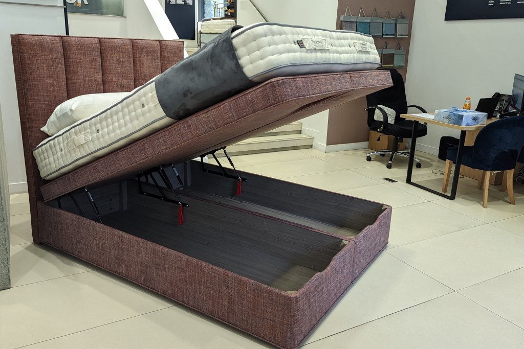 Vispring Vispring Europa Ottoman Kingsize with  Ceto headboard  - Ex Display