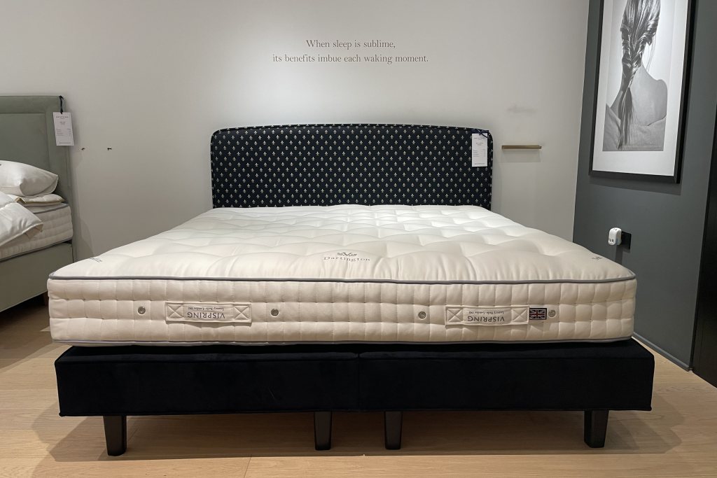 Vispring Vispring Dartington Superking Divan set with Palladio headboard - Ex Display