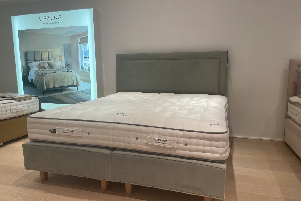 Vispring Vispring Kingsbridge SuperKing Divan set with Helios H/B-Ex Display