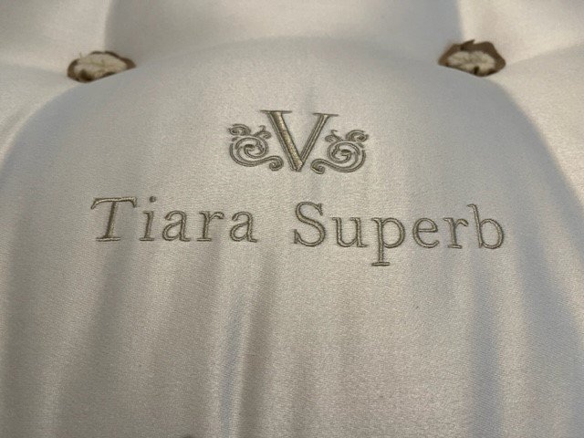 Vispring Vispring Tiara Superb Mattress - Small/Long Double 4' (120 x 200cm) Medium Tension - Ex Display.