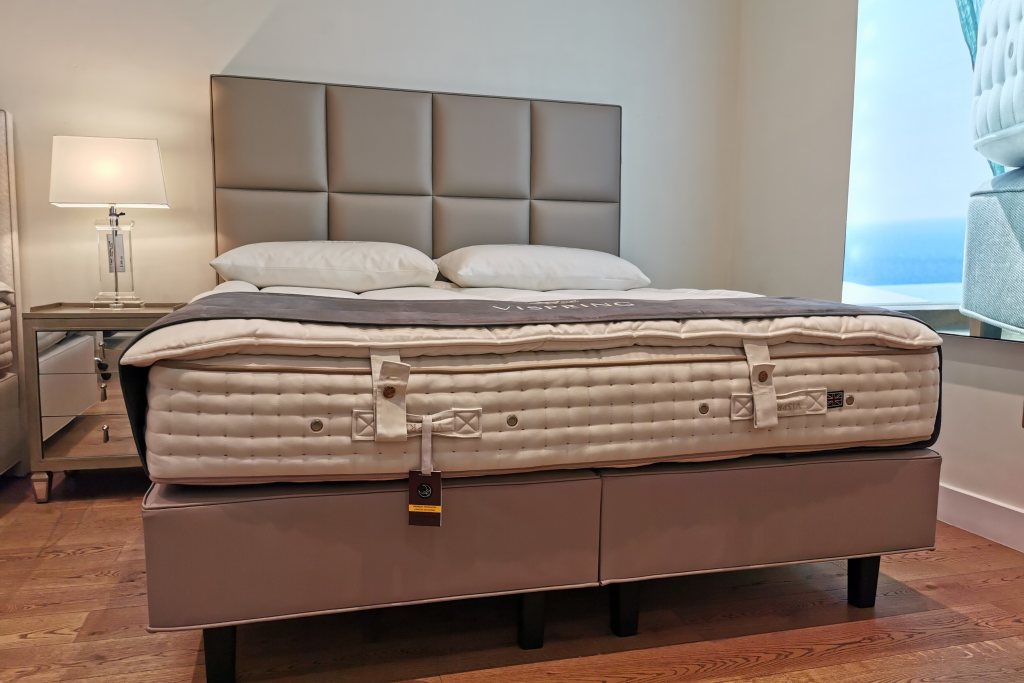 Vispring Vispring Signatory With Divan & Headboard & Topper - Ex Display