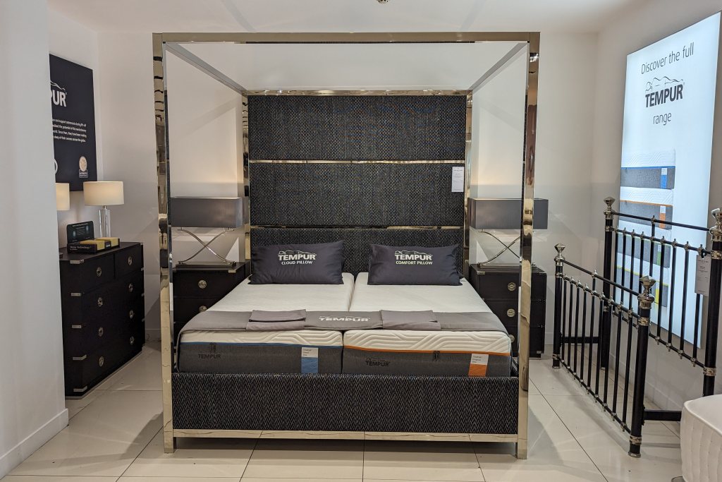 And So To Bed Hoxton Four Poster Bed Superking Size with Platform Base  - Ex Display