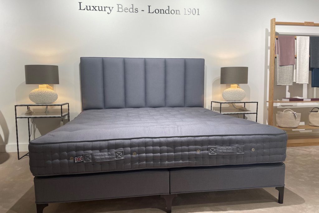 Vispring Vispring Kingsbridge Divan set & Headboard - Superking size - Ex Display