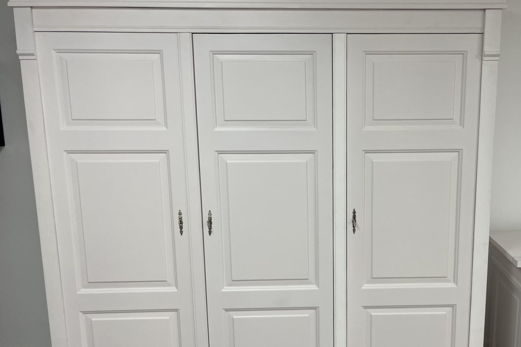 Manoir 3 Door Painted Wardrobe Ex Display