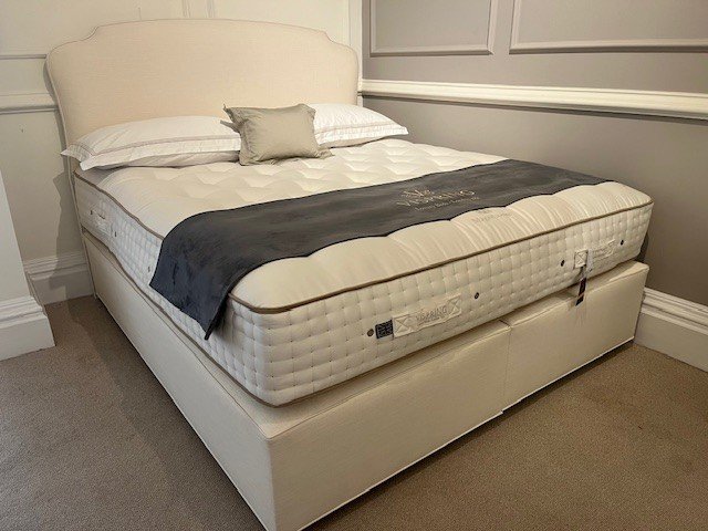 Vispring Magnificence Divan Set - Superking - Ex Display.