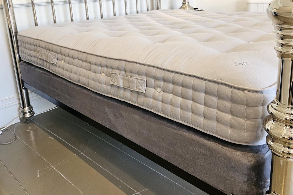 Vispring Shetland Mattress & Prestige Bed Base Set - Superking Size - Ex Display.