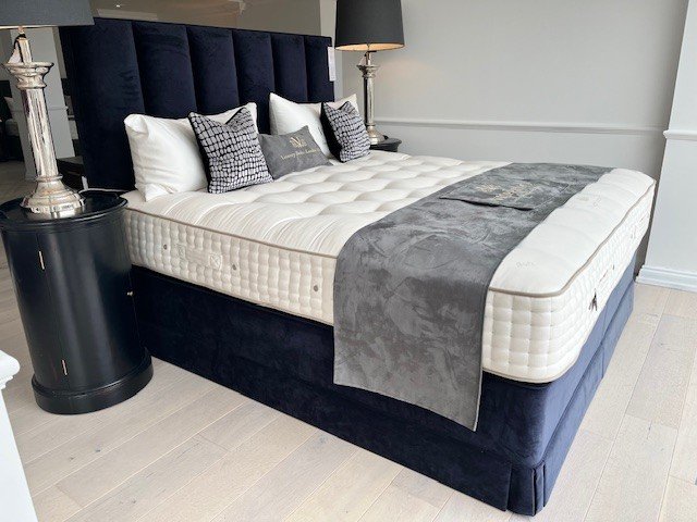 Vispring Magnificence Divan Set - Superking - Ex Display.