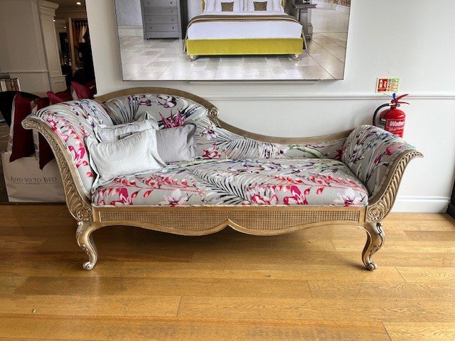 Versailles Chaise Longue - Ex Display.