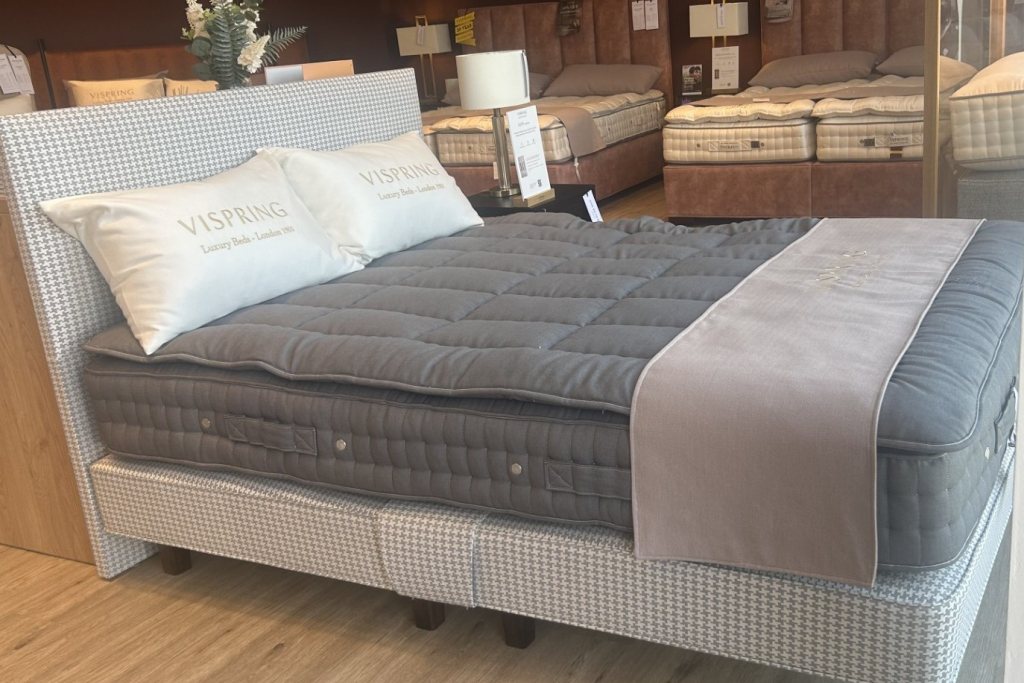 Vispring Elite Divan Set + Topper - King Size - Ex Display.