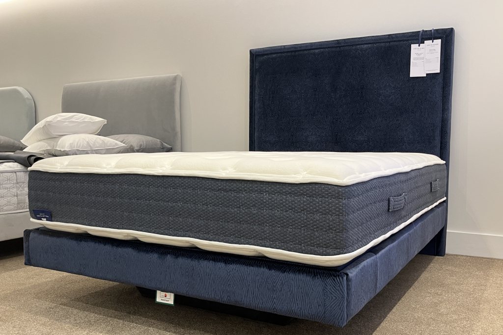 Boston Bedstead & Pure Luxe Hybrid Mattress - King Size - Ex Display.