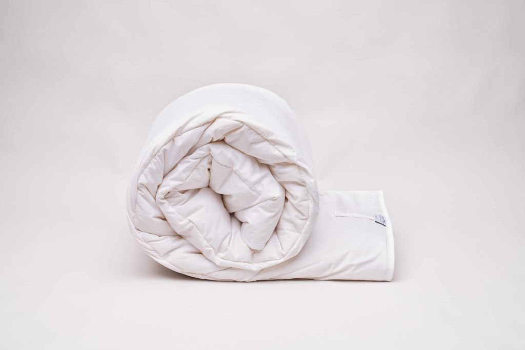 Vispring Luxury Wool Duvet Light Rolled