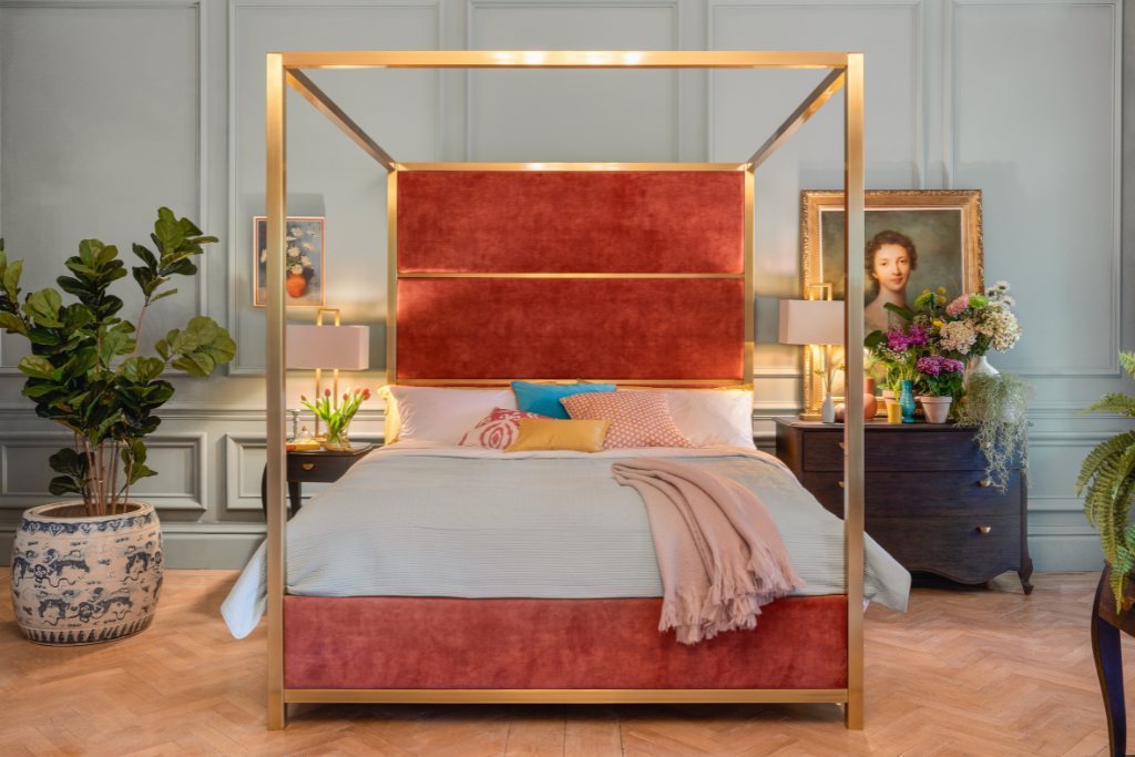 Hoxton Four Poster with Pure Luxe Hybrid Mattress - Ex Display