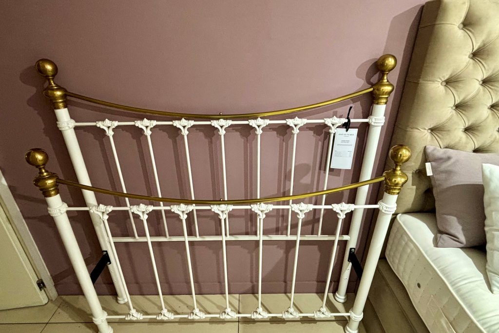 Juniper Bedstead with Slatted Base - Ex Display