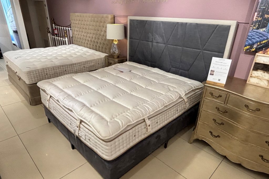 Vispring Vispring Signatory Divan Set with Berkeley H/B - Ex Display