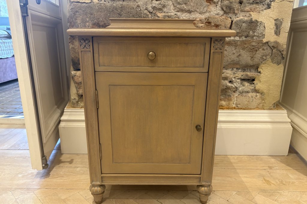 Romeo Bedside Unit - Ex Display.