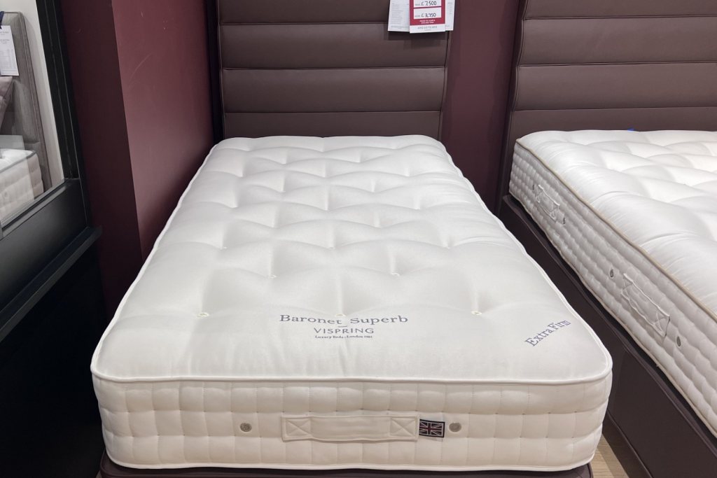 Vispring Vispring Baronet Superb Divan Set - Long/Wide Single - Ex-Display.