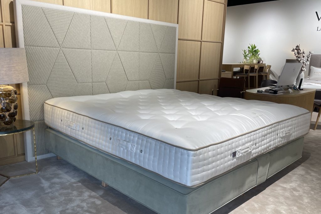 Vispring Magnificence Divan Set - Large Emperor - Ex Display.