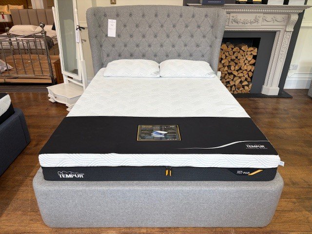 Tempur Holcott Ottoman & Pro Plus Tempur Mattress - King Size - Ex Display
