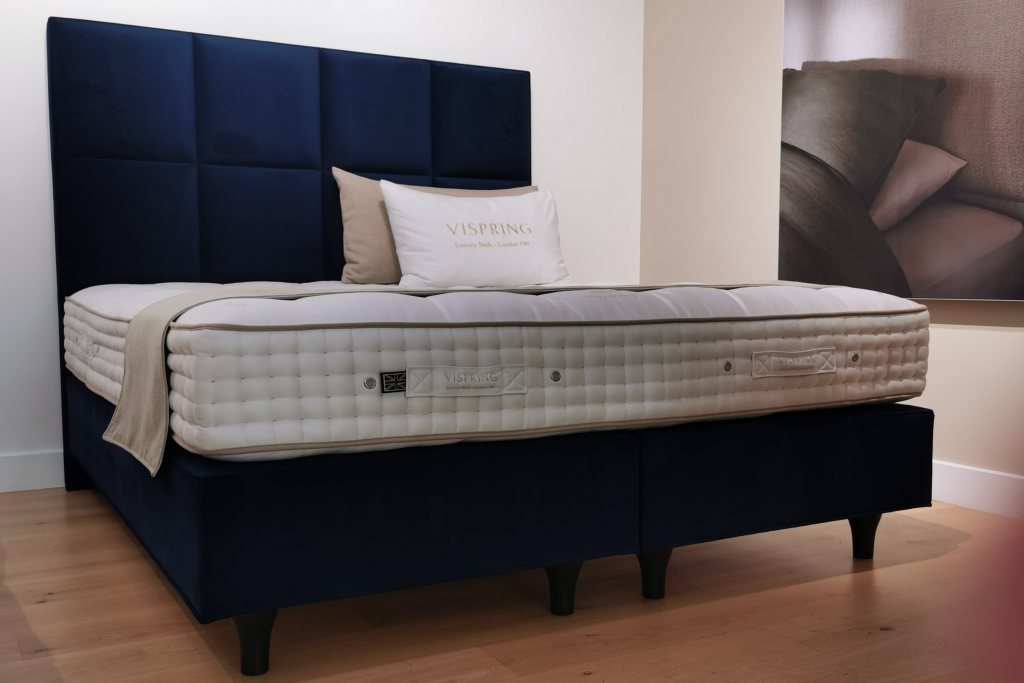 Vispring Vispring Signatory Divan set - Superking - Ex Display