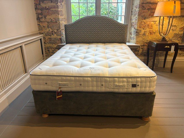 Vispring Vispring Herald Superb Draw Divan Set - King Size - Ex Display.