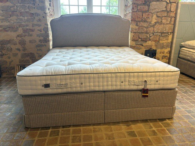 Vispring Vispring Kingsbridge Divan set - Superking Size - Ex display