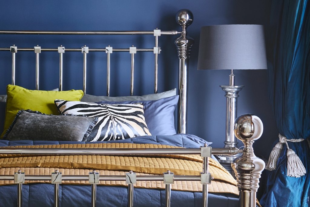 Dickens Luxury Victorian Metal Bed Frame And So To Bed