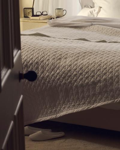 The finest Egyptian Cotton™, woven through 100 years of heritage and enduring elegance. The Suave Q...
