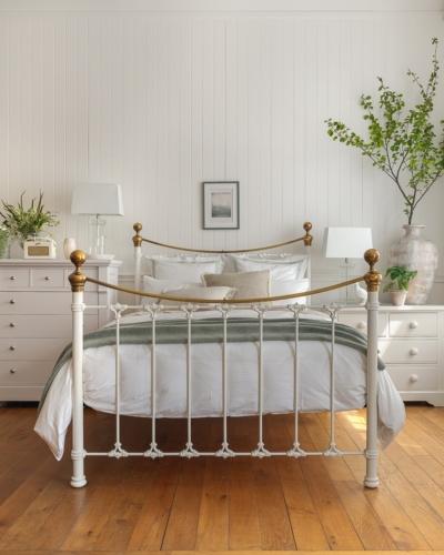 Revel in the romance of authentic Victorian styling. The Juniper Bed has been thoughtfully designed t...