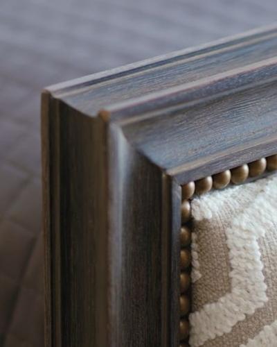 Embodying timeless elegance, the Romeo Bed allows you to select bespoke upholstery from a carefully c...